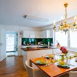 Grosses Evergreen Bis 8 Personen Bei Appartement