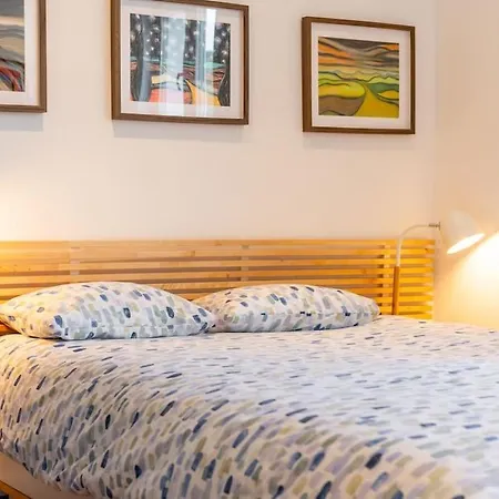 Apartment Exklusive Fuer 8 Personen Mit 4 Schlafzimmern, Esc Basel 50 Minuten, *