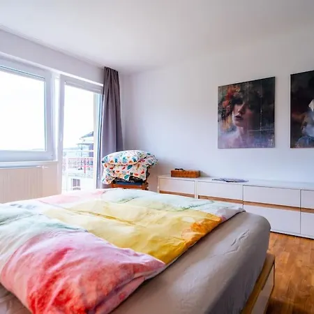 Exklusive Fuer 8 Personen Mit 4 Schlafzimmern, Esc Basel 50 Minuten, Apartment *