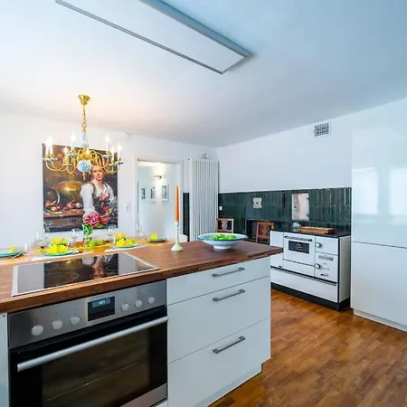 Apartment Exklusive Fuer 8 Personen Mit 4 Schlafzimmern, Esc Basel 50 Minuten, Waldshut-Tiengen